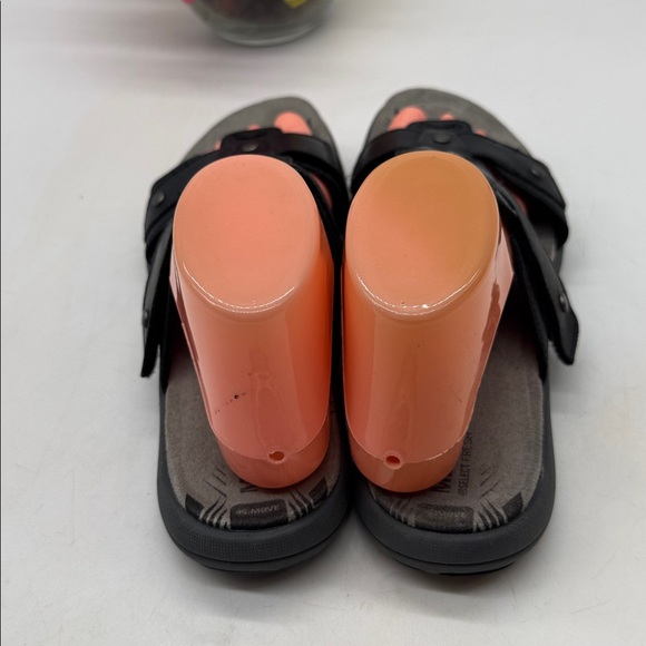 Merrell Black Leather Slip On Sandals Size 9 - Picture 3 of 7